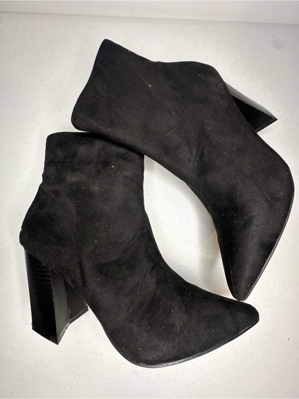 Source Unknown Black Suede Pointed Toe Ankle Booties